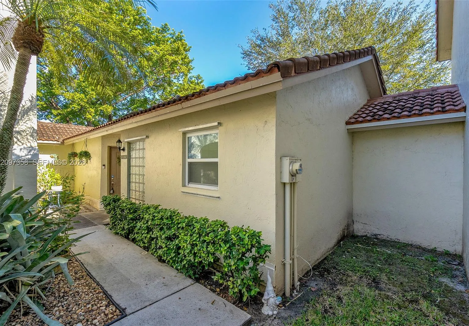 Pembroke Pointe — Photo 1