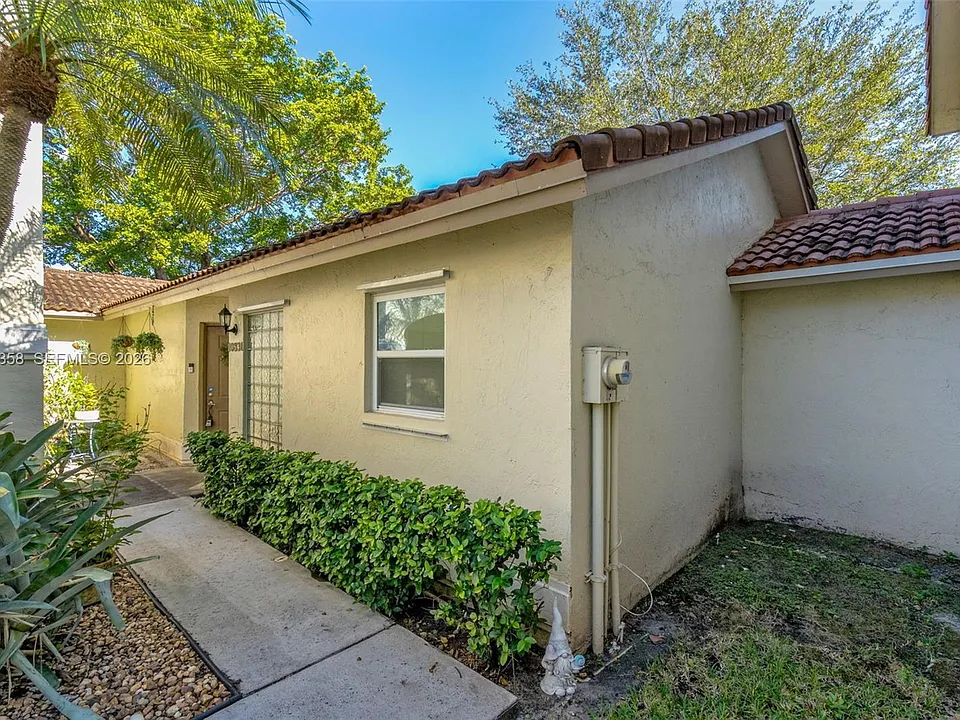 10831 NW 3rd Ct