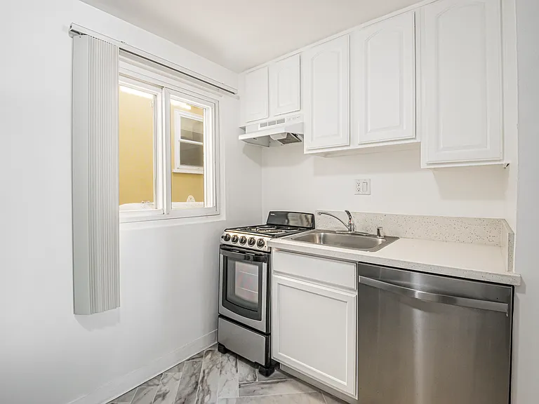 58375A W 88th St #58375A — Photo 3
