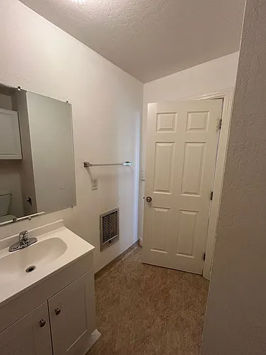 604 Salem St. Photo 1