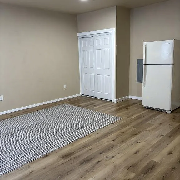 4268 Barbara Way NE — Photo 2
