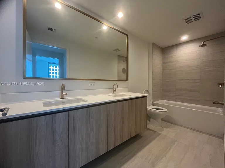 77 SE 5th St #2314 — Photo 8