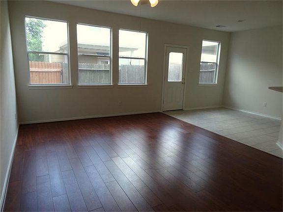4th image of 16615 Newglen Ln