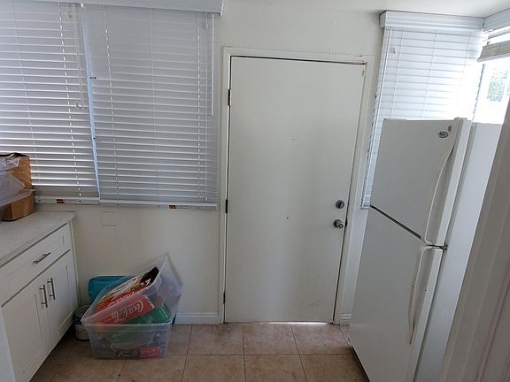 4th image of 1316 S Union Ave
