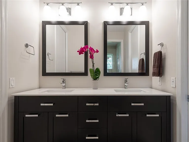 3190 Willow Ln — Photo 17