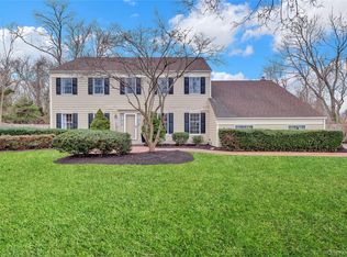 6 Samuels Path, Miller Place, NY 11764