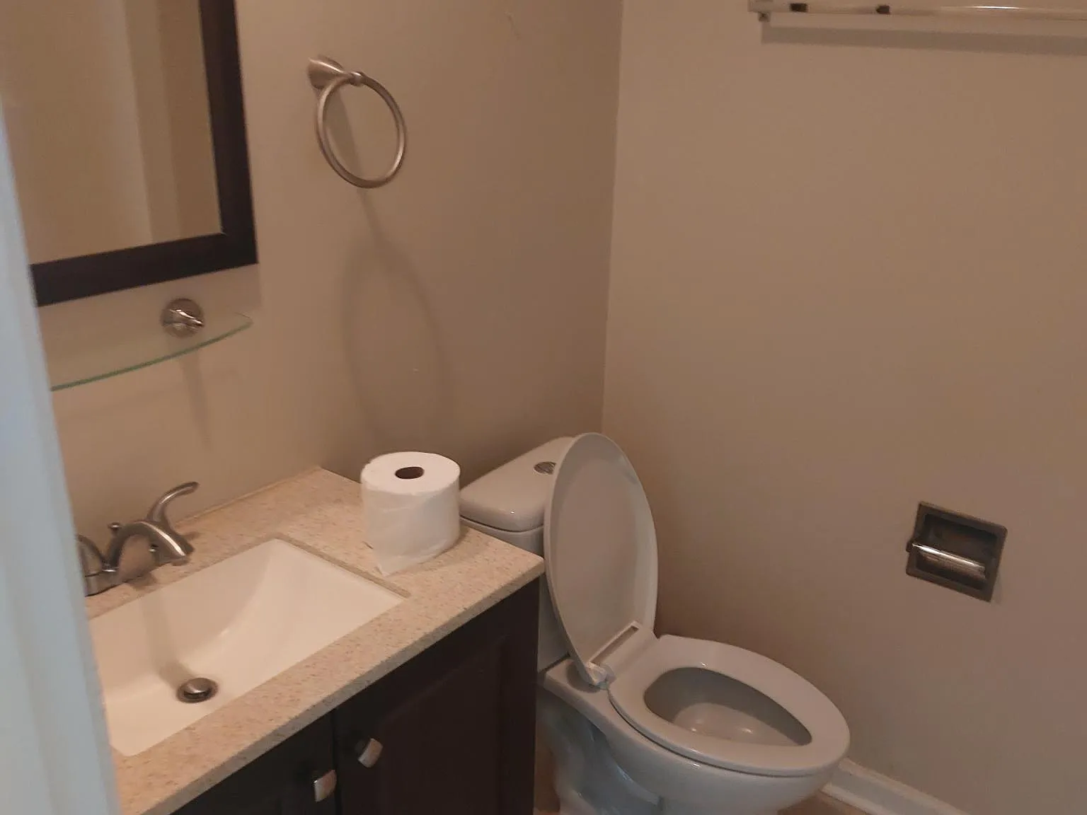 3 bed, 1043 sqft, $1,300 — Photo 3