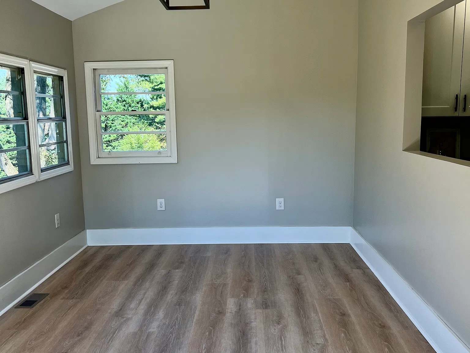 4 bed, 1500 sqft, $2,595 — Photo 4