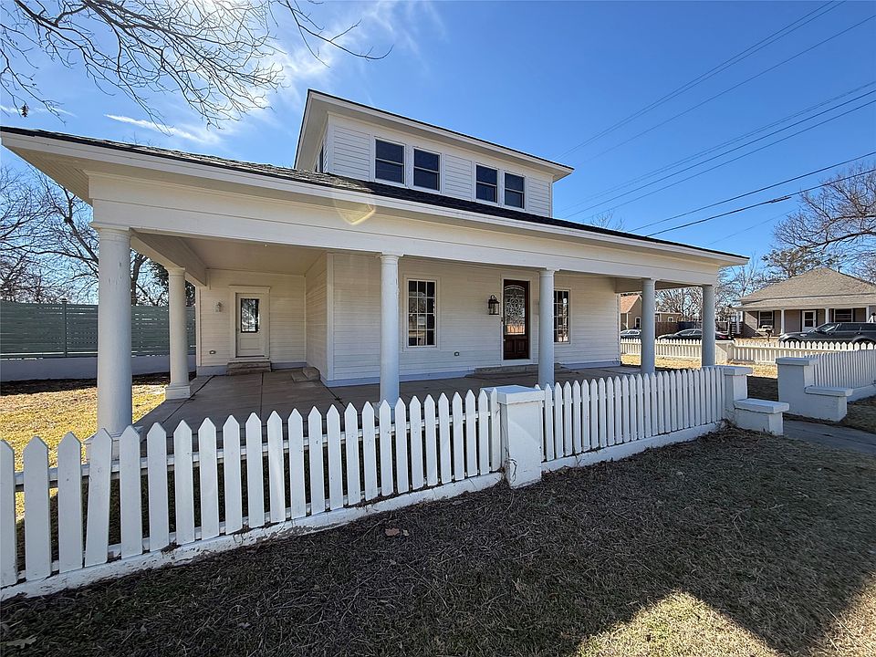 1st image of 202 Throckmorton St