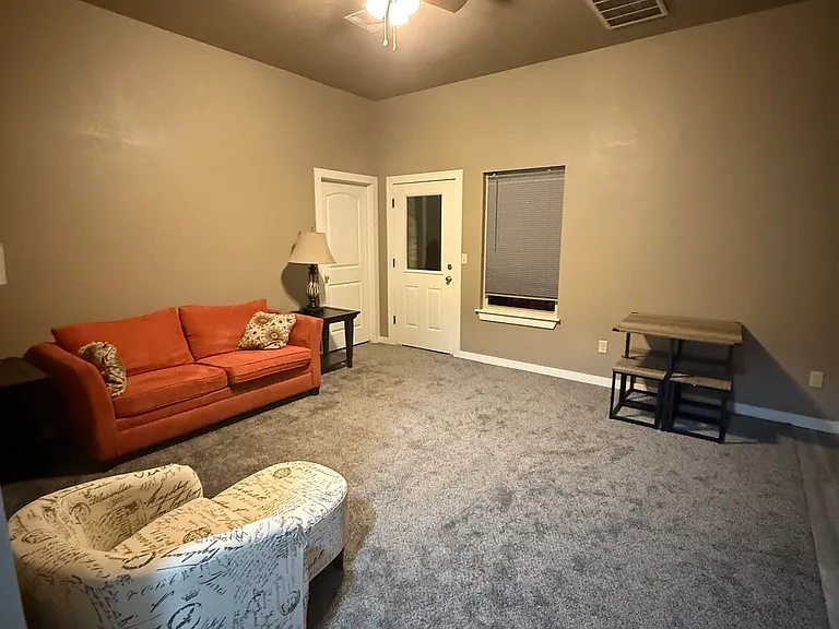 314 W Illinois Ave — Photo 10