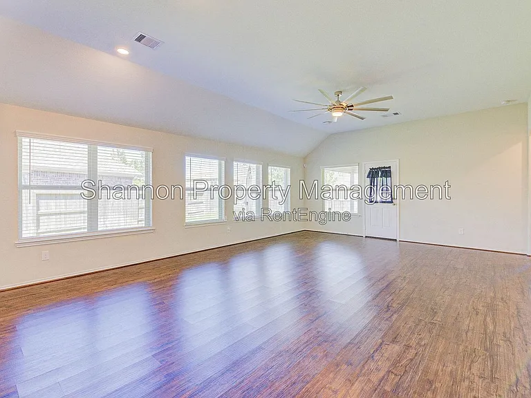 9547 Summer River Dr — Photo 13