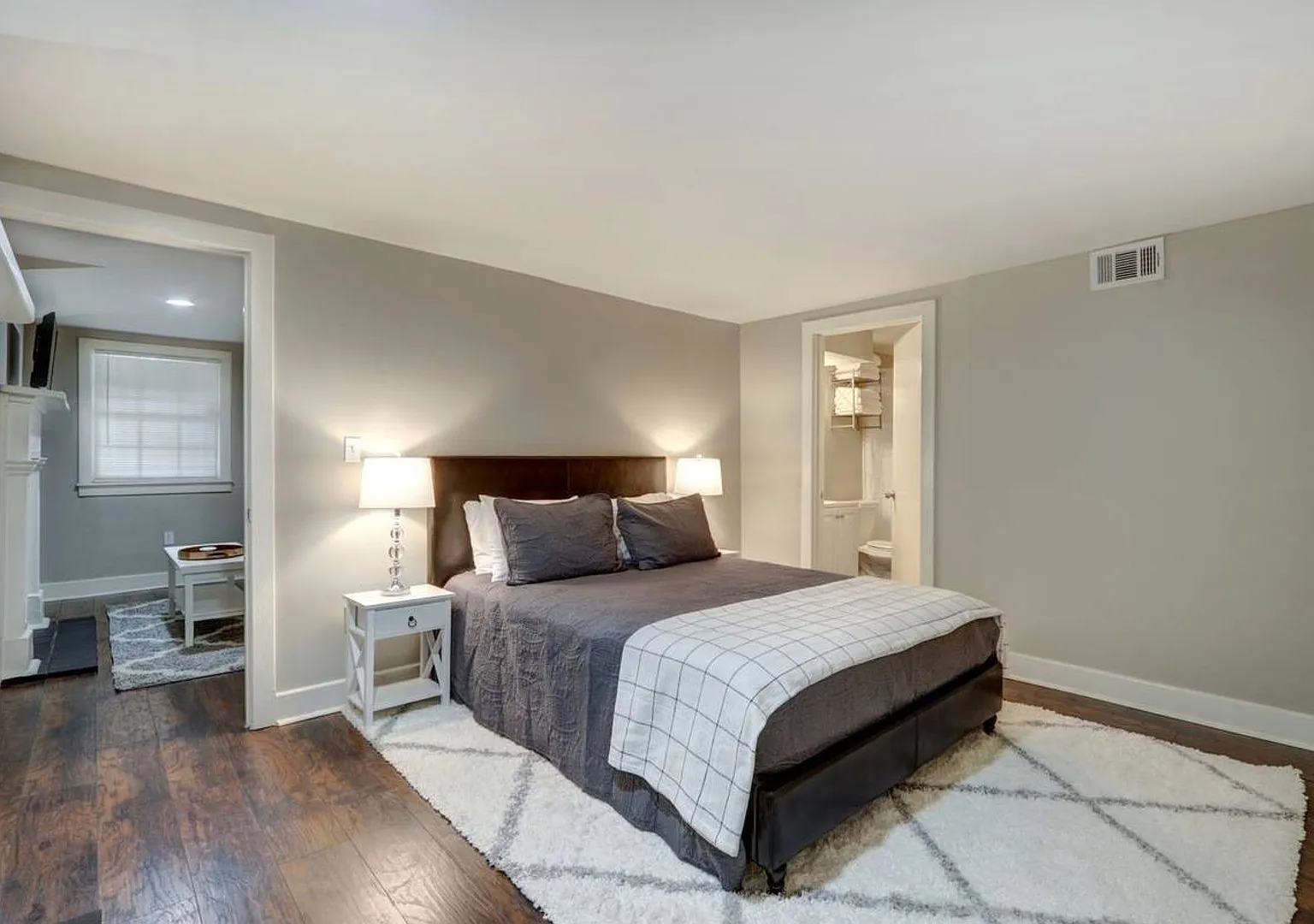 Large Downtown Charlton Street 1BR/1BA Condo Steps From Everything — Photo 1