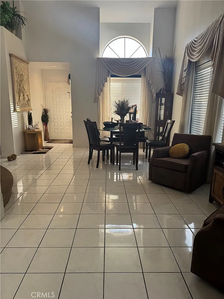 3 bed, 2.5 bath, 1538 sqft, $3,000 — Photo 2