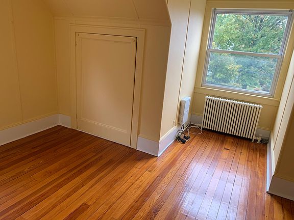 2nd image of 16 Midland Ave #Top