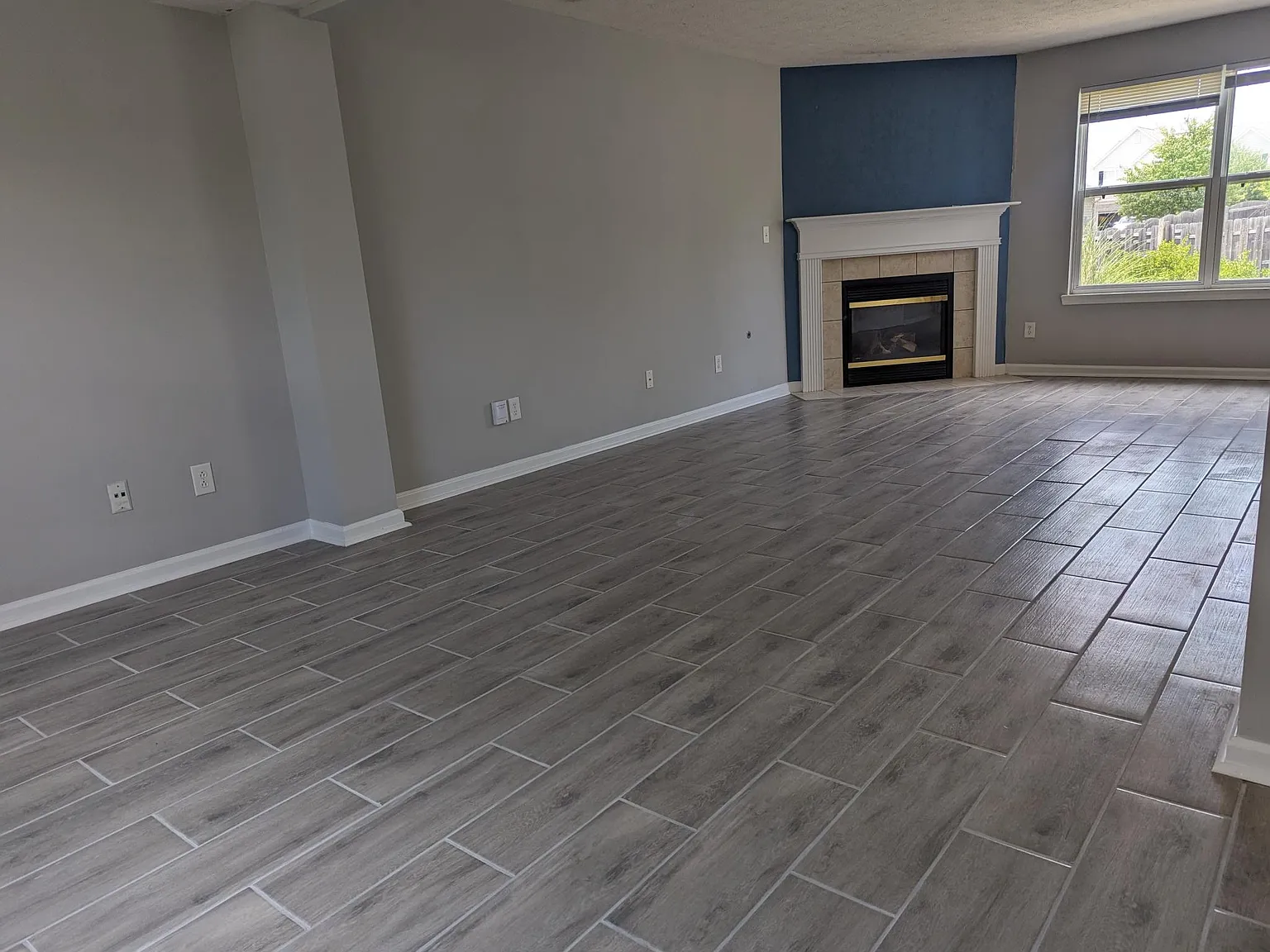 4 bed, 1876 sqft, $2,300 — Photo 3