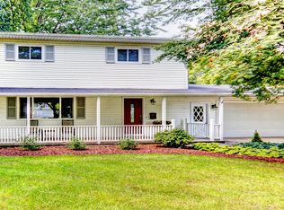 4313 Robinhood Ter, Midland, MI 48642