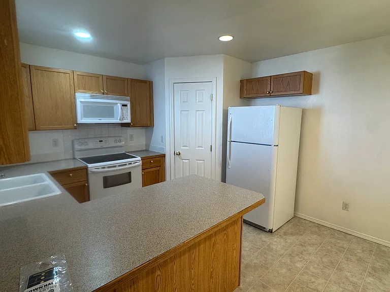 1397 Rockridge St #1397 — Photo 12