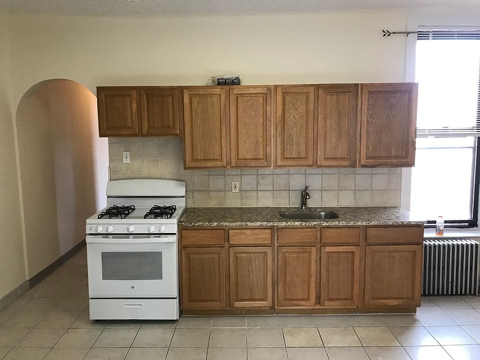 1st image of 28-32 37th St #3