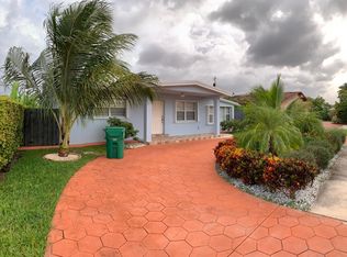 8250 SW 44th St, Miami, FL 33155