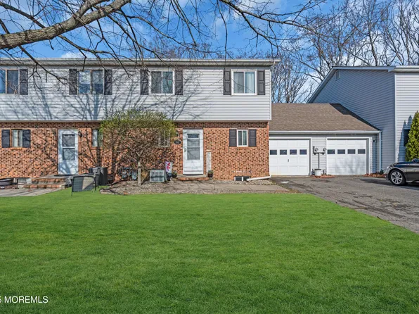 10 Tracey Court, Howell, NJ 07731