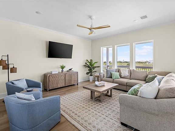 2nd image of 4054 Miramar Court