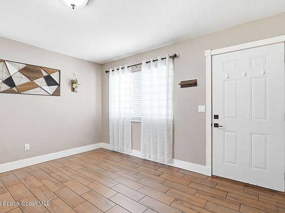 3rd image of 289 San Remo Rd SW