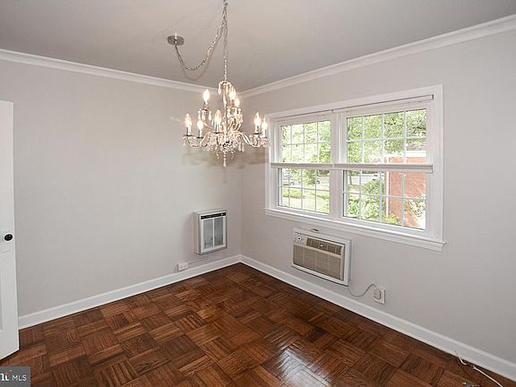 4th image of 3319 Martha Custis Dr