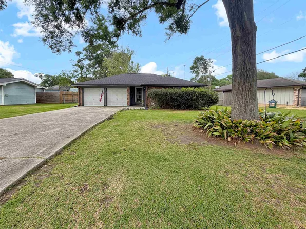 5210 Moonmist Dr, Beaumont, TX 77706