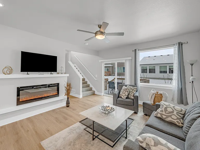 690 SE Drumlin Dr — Photo 5