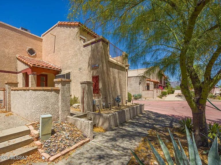 2284 W Paseo Cielo — Photo 25