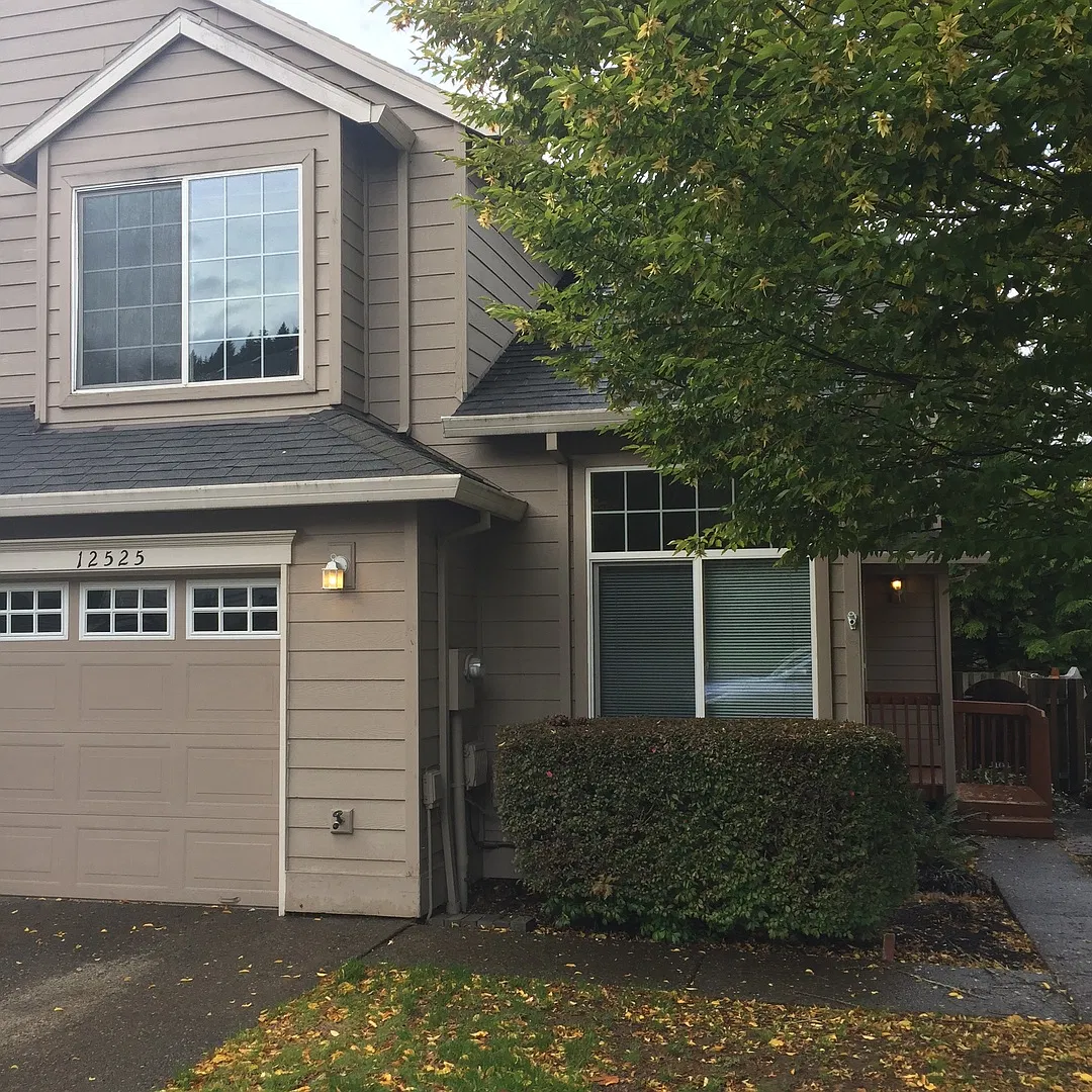 Lovely home near Progress Ridge Square — Photo 1