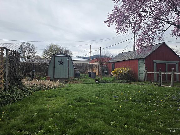 3rd image of 504 Idaho St