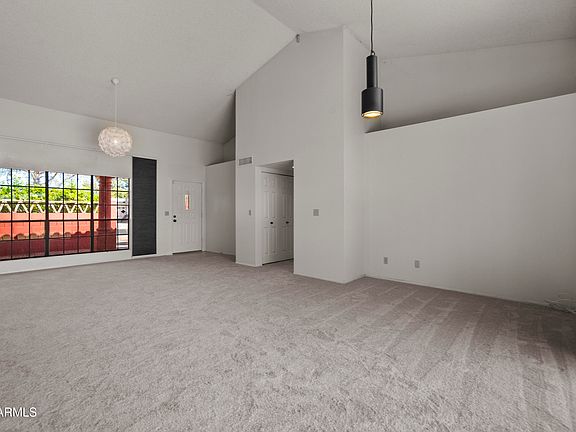 4th image of 549 E Glencove Street