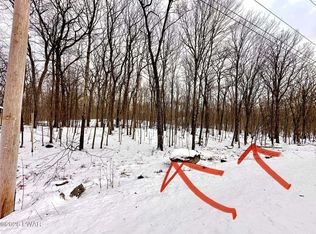 Port Dr, Dingmans Ferry, PA 18328