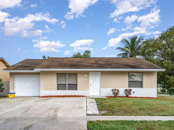 6149 Bluegrass Cir, Lake Worth, FL 33463