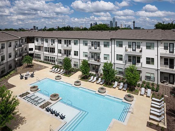 4th image of 604 Fort Worth Ave APT 1148
