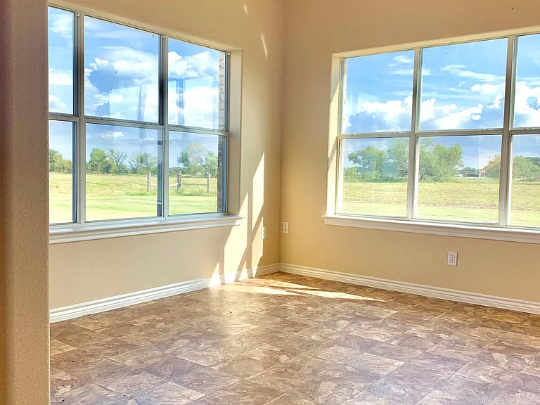 9730 FM 2931 — Photo 8