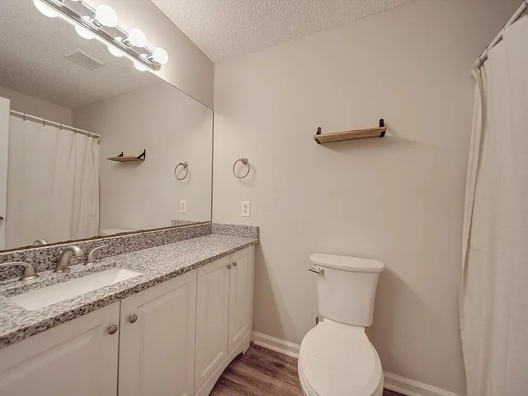1052 Churchill Downs Ct #I — Photo 27