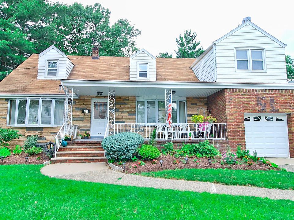 1st image of 229 Gaston Ave