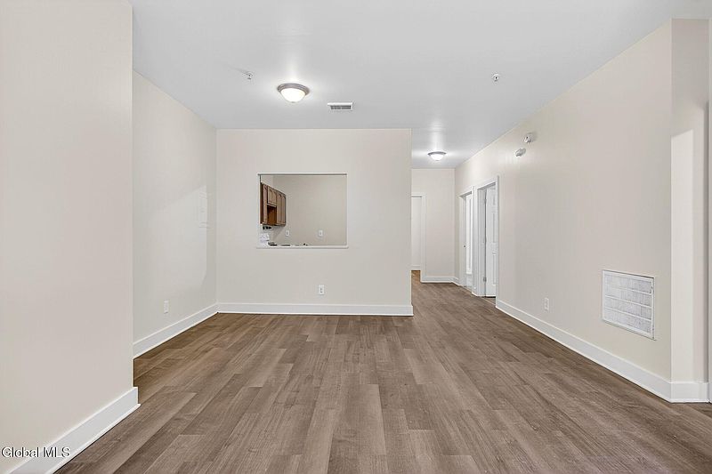3rd image of 38 Tyler Street
