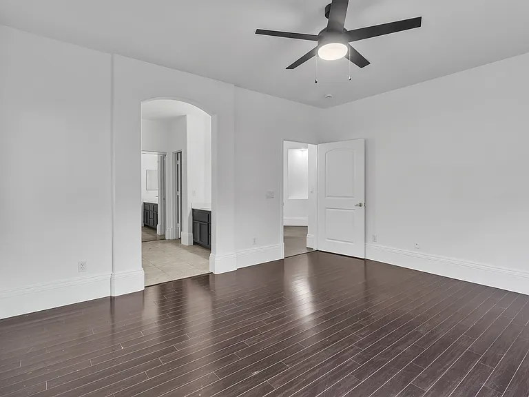 4468 Lobero Ave — Photo 11
