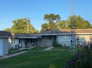 208 N 8th St, Geneva, NE 68361