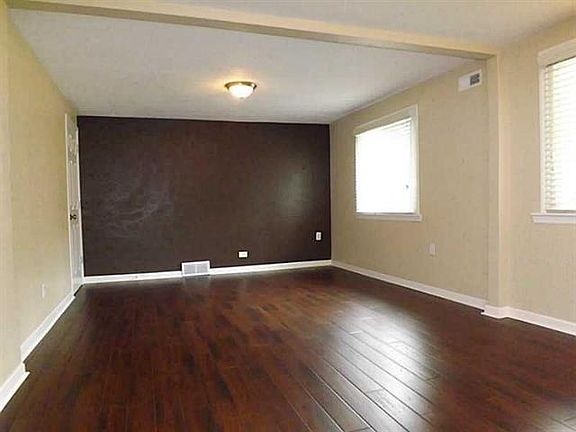 3rd image of 107 Morton Ln