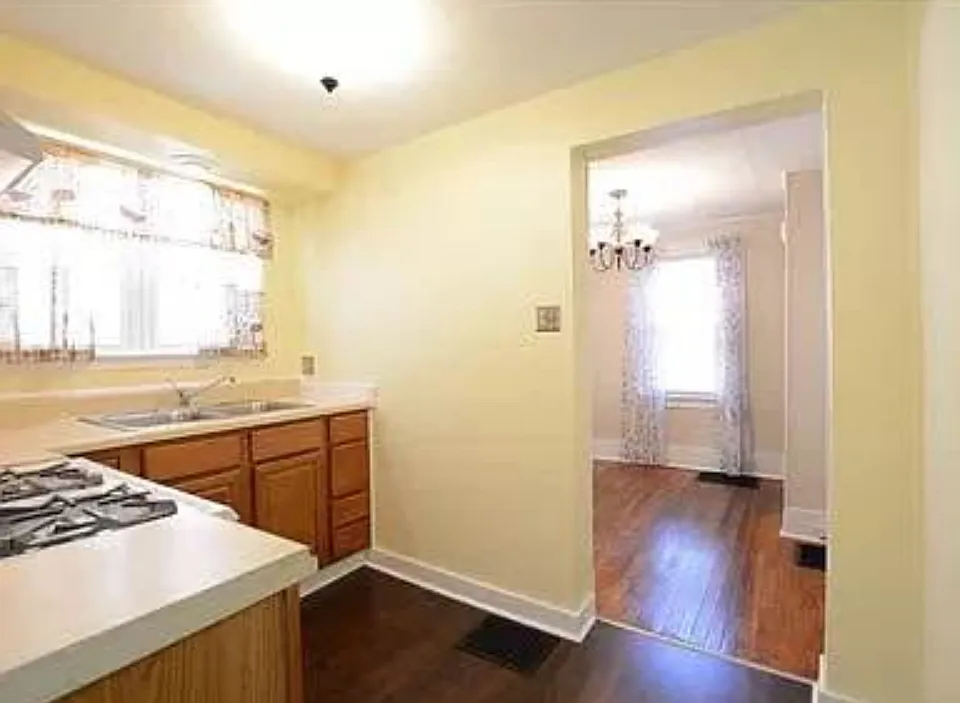 2 bed, 1000 sqft, $970 — Photo 4