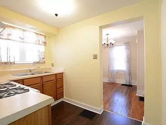 4th image of 1123 S 21st St