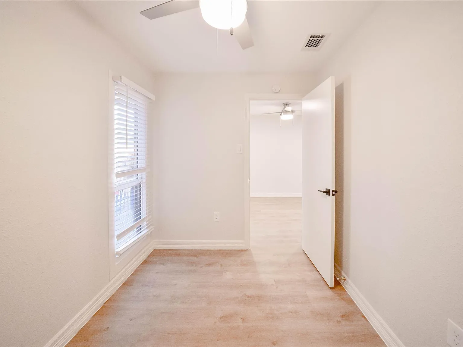 1 bed, 1.0 bath, 675 sqft, $1,350 — Photo 4