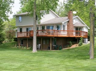 1765 Mead Ln, White Lake, MI