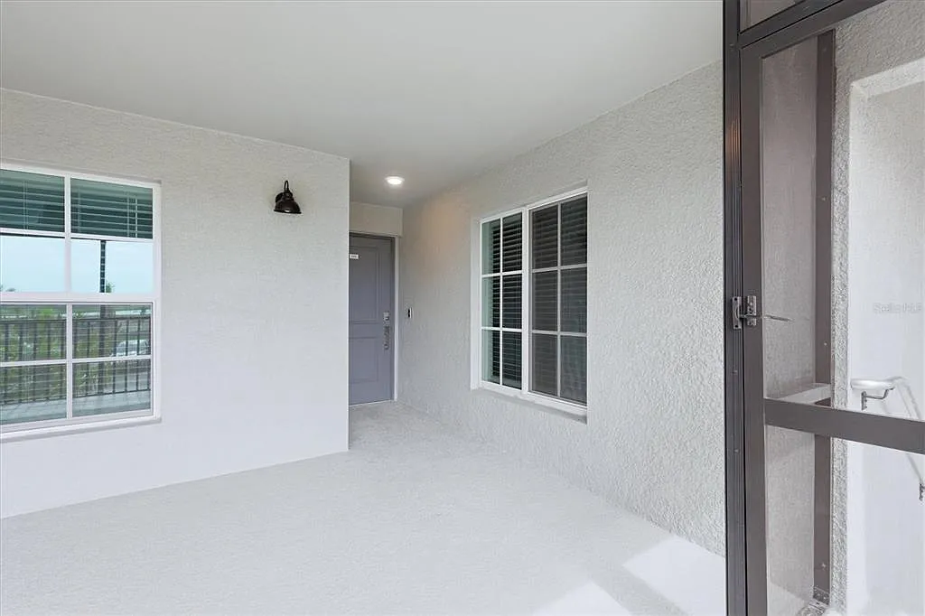 2 bed, 2.0 bath, 1366 sqft, $2,400 — Photo 3