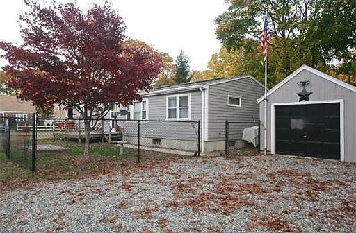 3rd image of 25 Vanness Rd