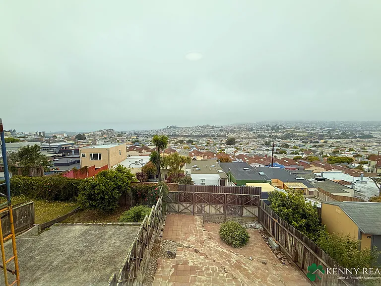 840 Templeton Ave — Photo 16